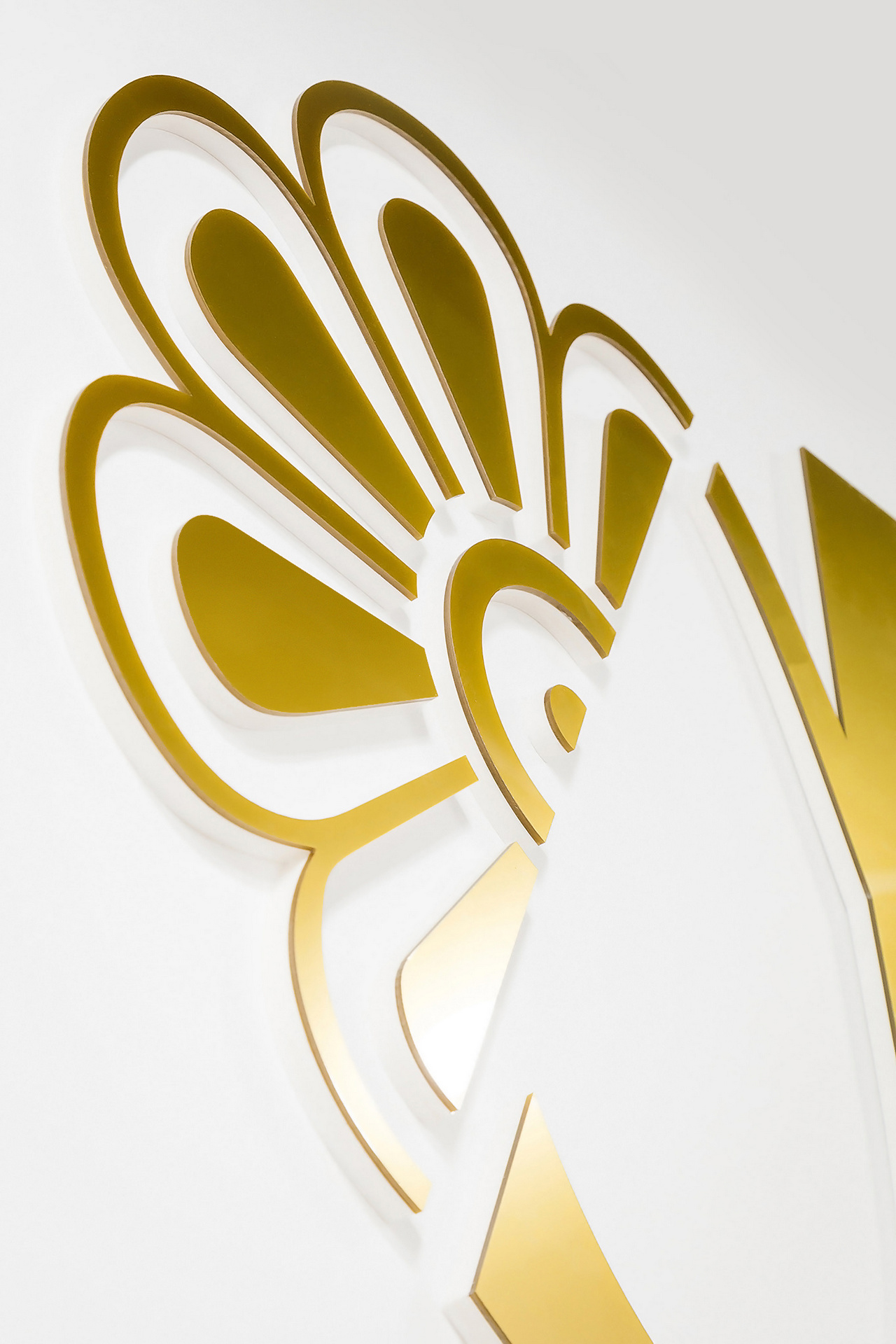 Ambivert logo gold